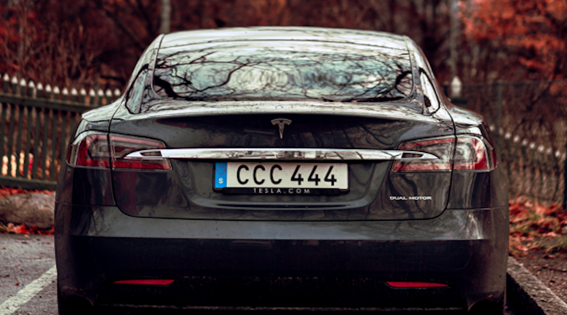 Seger för Tesla i tingsrätten – tillåts hämta ut registreringsskyltar