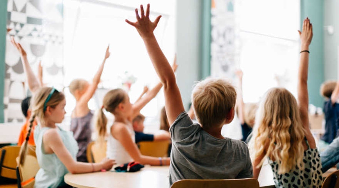 Lärare frias från misshandel av elev