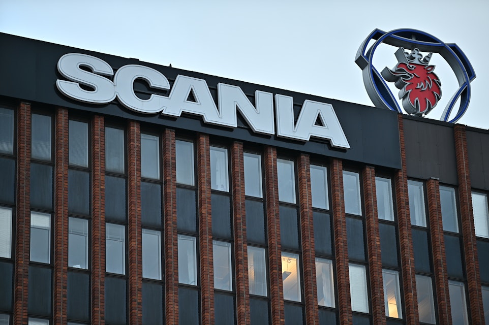 Rejäl prutning av Scanias processkostnader i mål om ränteavdrag