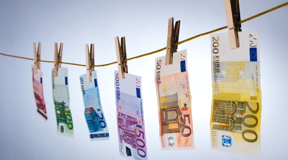 Stockholmsadvokat döms för penningtvättsbrott