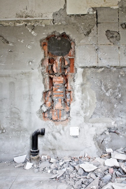 Äldre får tåla stamrenovering – trots risk att få covid-19