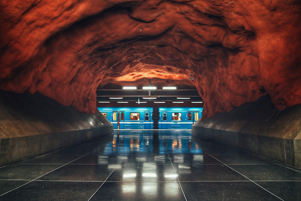 Fängelsedömd frias i hovrätten – våld mot tunnelbanevakter inte bevisat