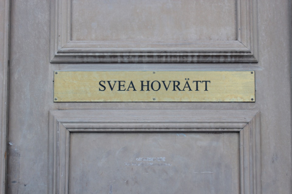 Ögonbindel och falsk identitet var våldtäkt