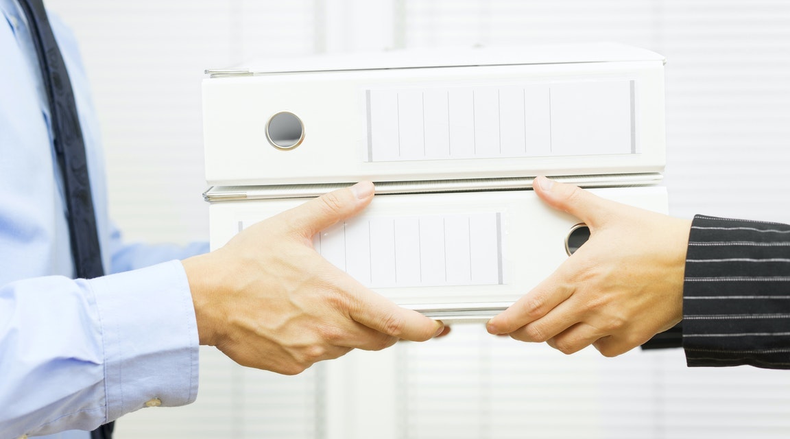 Halverat skadestånd för brott mot värvningsförbud 