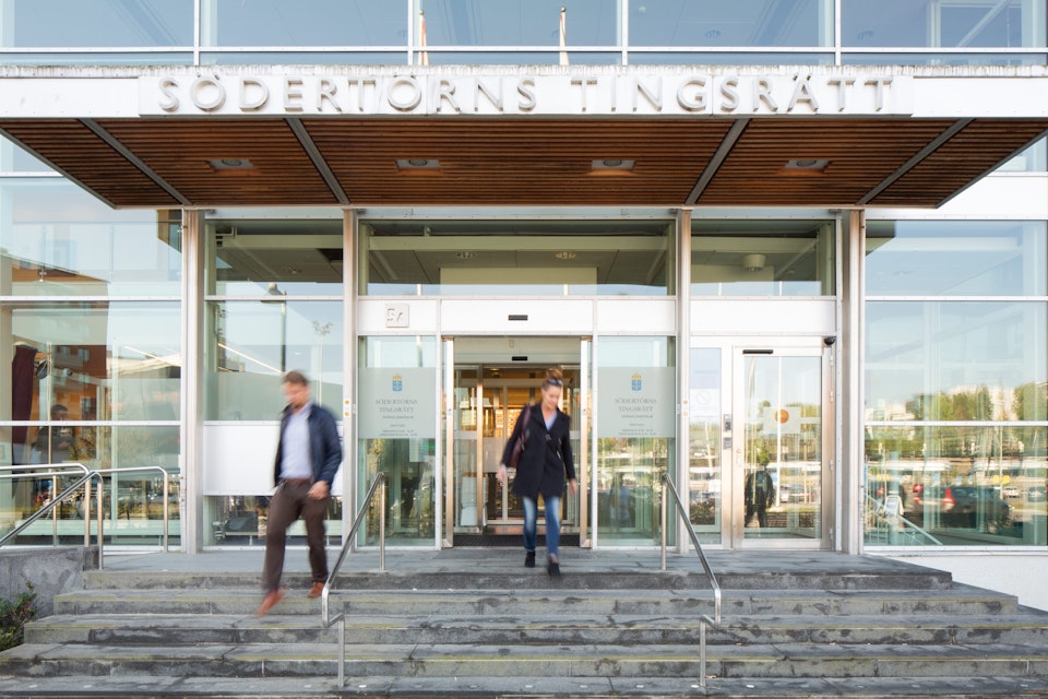 Inget tjänstefel när domstolssekreterare gav tidigare kollegor uppdrag