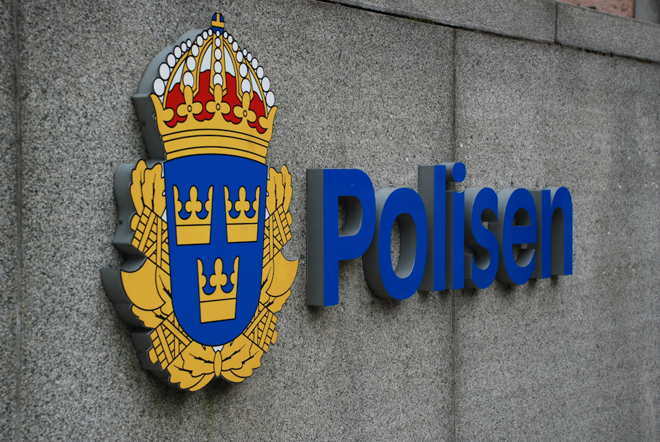 Återta tjänstevapen från polis ingen MBL-fråga