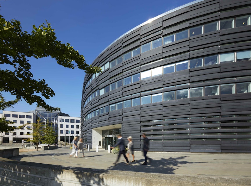 Trots förmildrande omständigheter – yxmannen på Malmö latin första 18-åring att få livstid